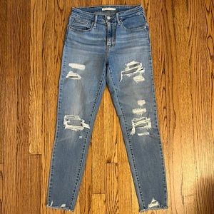 Levi’s 721 High Rise Skinny jean, size 27.